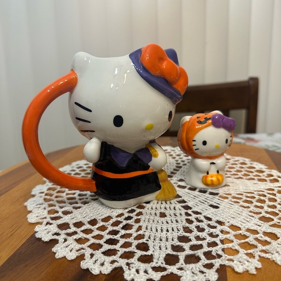 HELLO KITTY HALLOWEEN WITCH FIGURAL MUG AND GHOST ORNAMENT SET - Picture 5 of 9